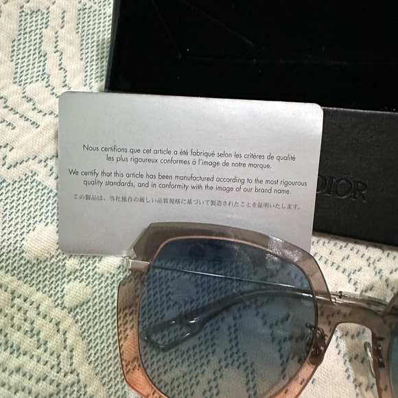 Luxury Dior sunglasses - Picture 4 of 8